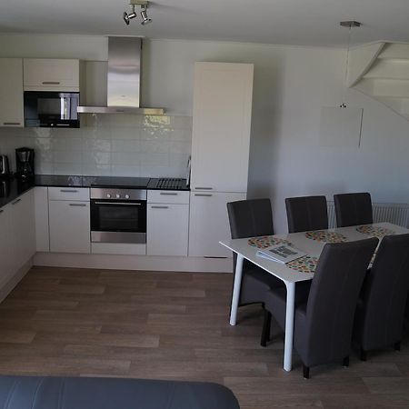 Vakantiehuizen Hofstede Elzenoord Vrouwenpolder Zimmer foto