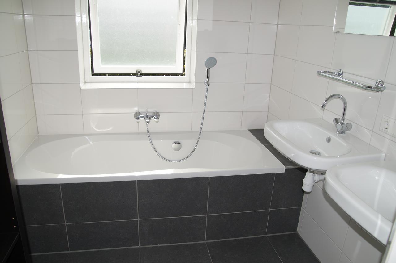 Vakantiehuizen Hofstede Elzenoord Vrouwenpolder Zimmer foto